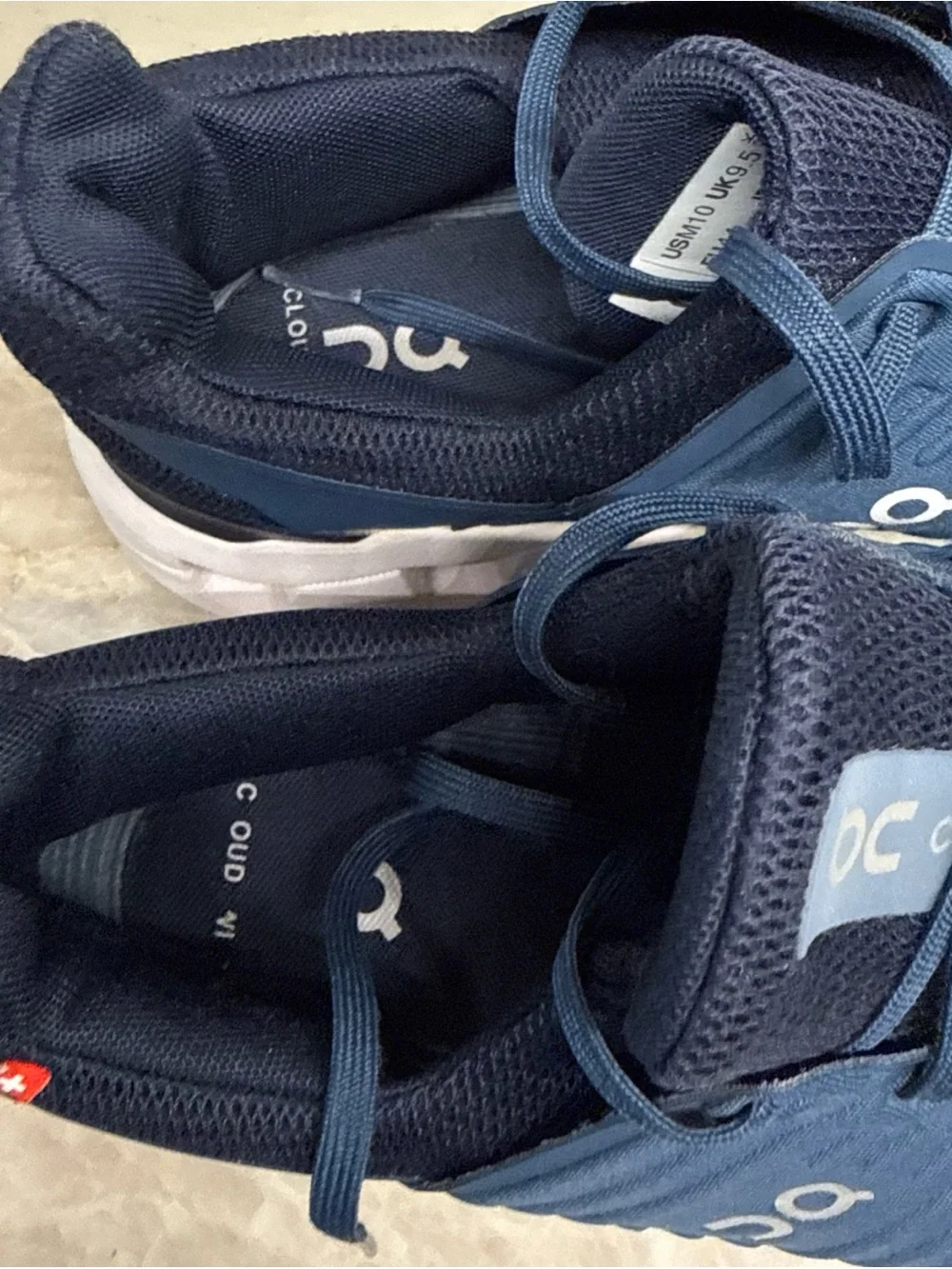 On Cloudswift Running Shoes Size 10